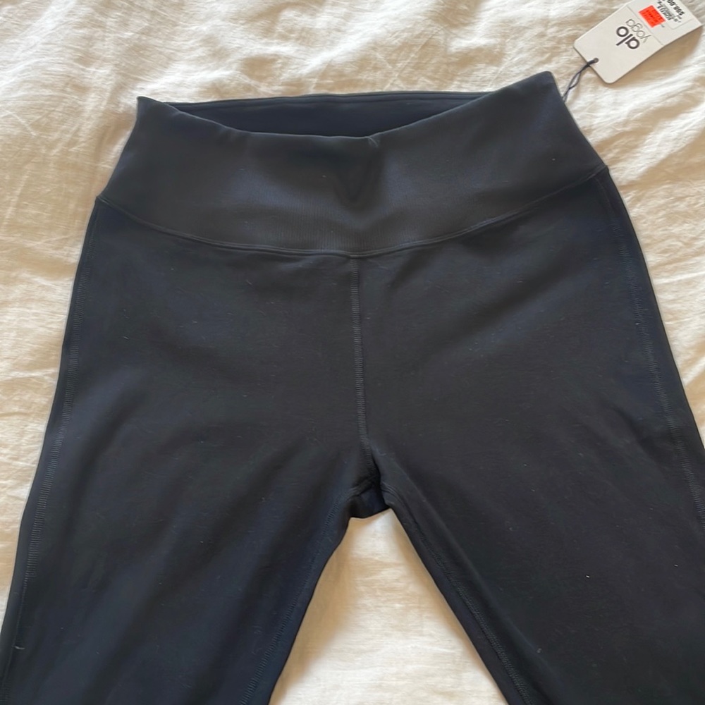 ALO Yoga High-Waist Black Leggings - Picture 5 of 7